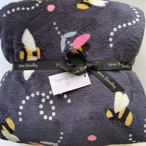 Vera Bradley NWT Bees Please Throw Blanket